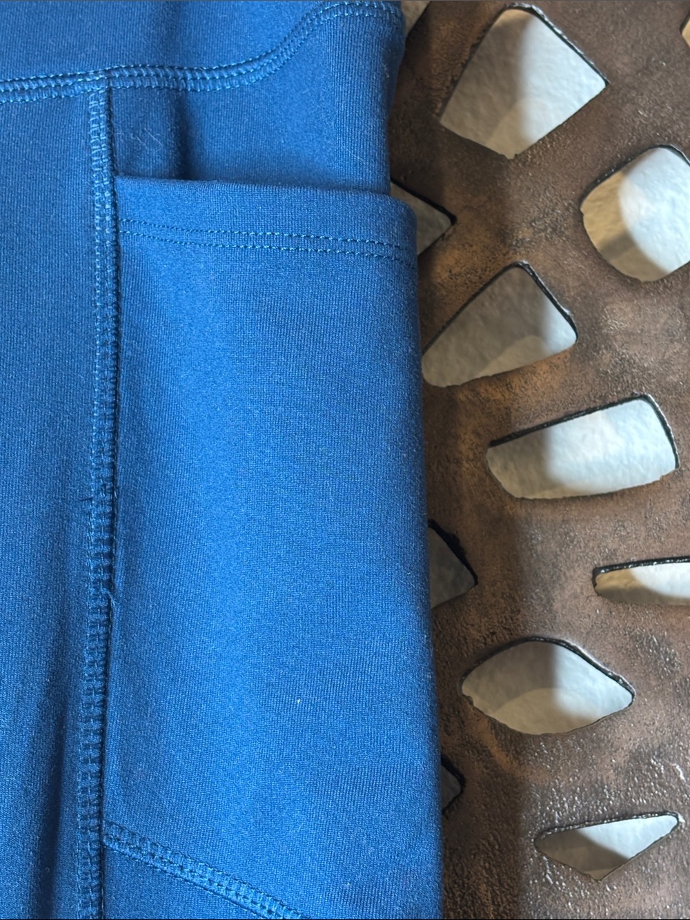 🧘 Yoga Athleisure Leggings Small 26" Marika Blue Cropped Pockets Stretch 🧘 - Picture 3 of 11